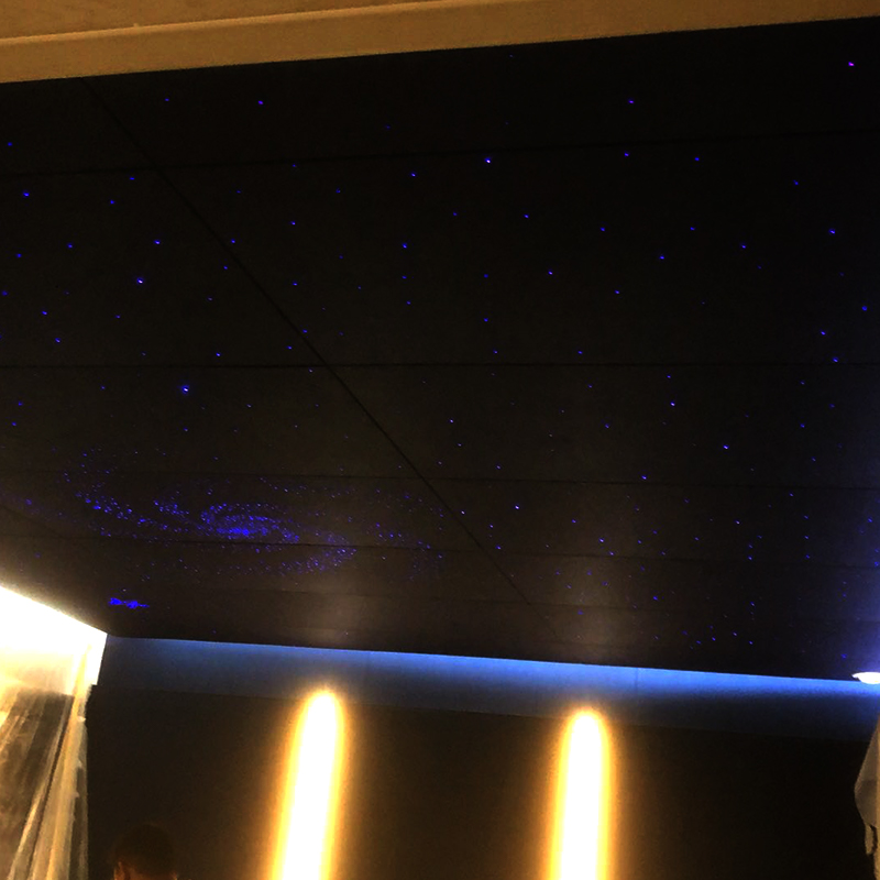 Романтический волоконно-оптический звездный потолок для гостиной, кинотеатра, спальни, яркое свечение, ночное небо в темных звездах для домашнего декора Романтический волоконно-оптический звездный потолок для гостиной, кинотеатра, спальни, яркое свечение, ночное небо в темных звездах для домашнего декора