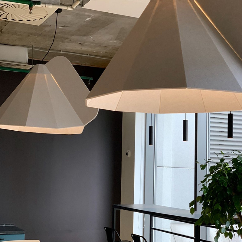 Акустическая панель современного дизайна, звукопоглощающая и экологически чистая форма полосы из полиэфирного волокна для использования в тренажерном зале